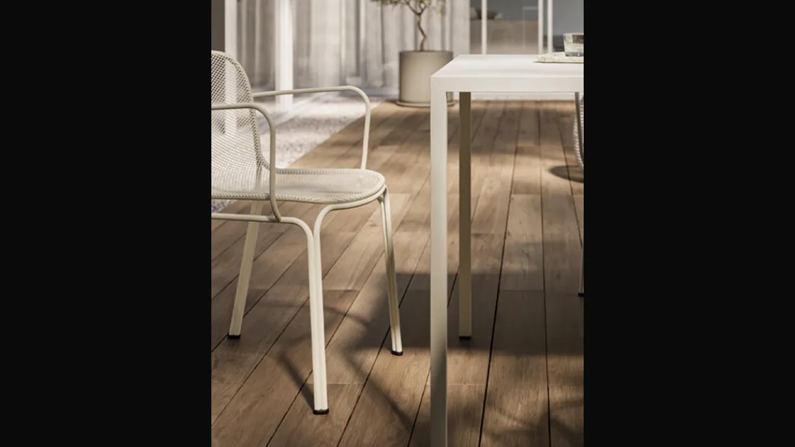 Filo Plus chair in painted metal by Arredo3.