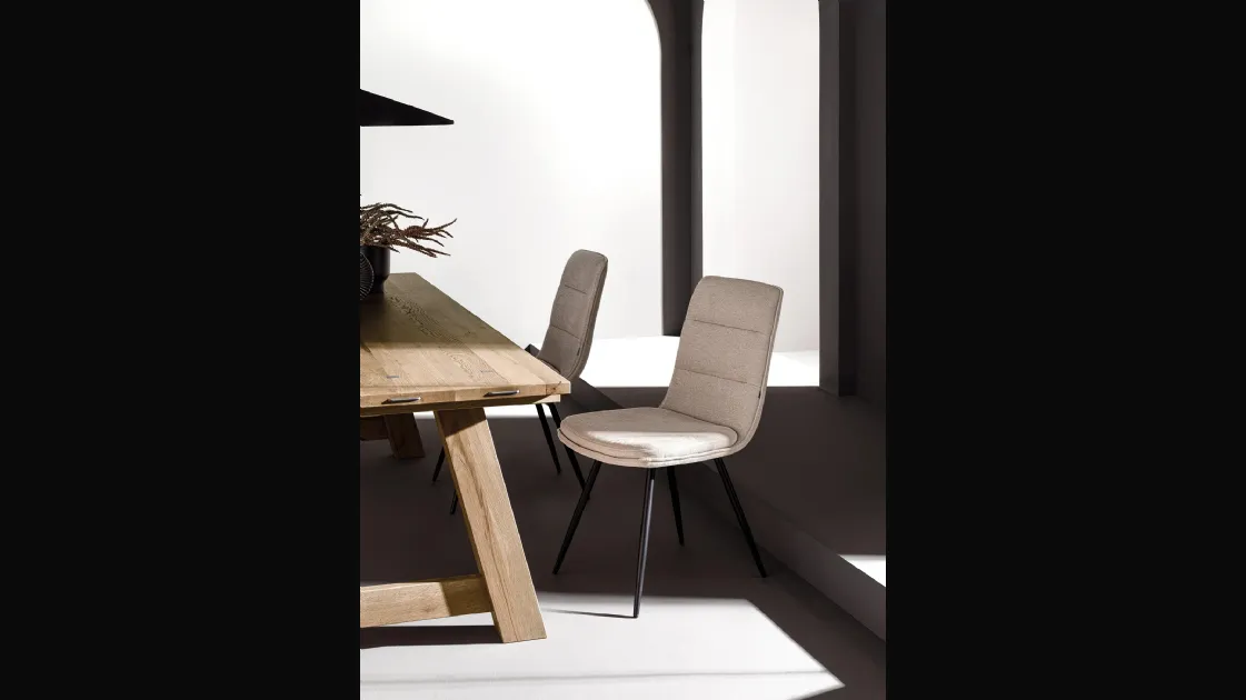 Upholstered chair Nat by Devina Nais