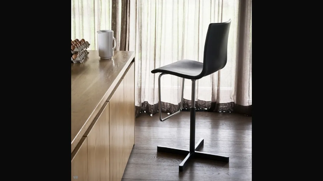 Wok stool with leather seat by Desalto