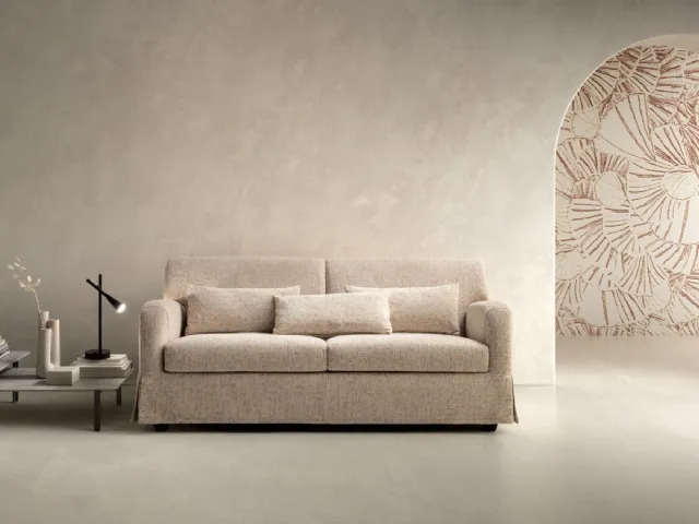 Linear fabric sofa with a classic Dress line by Samoa.