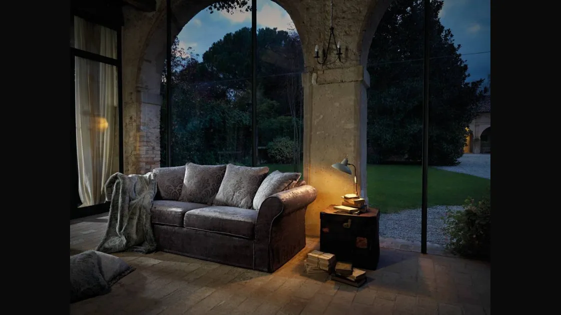Elite linear sofa by Samoa.