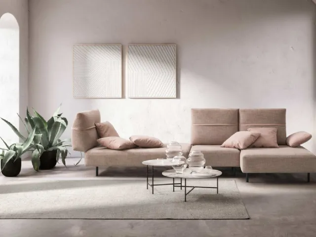 Pull sectional sofa by Samoa