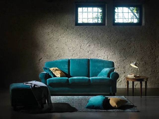 Linear sofa in Royal Special velvet by Samoa.