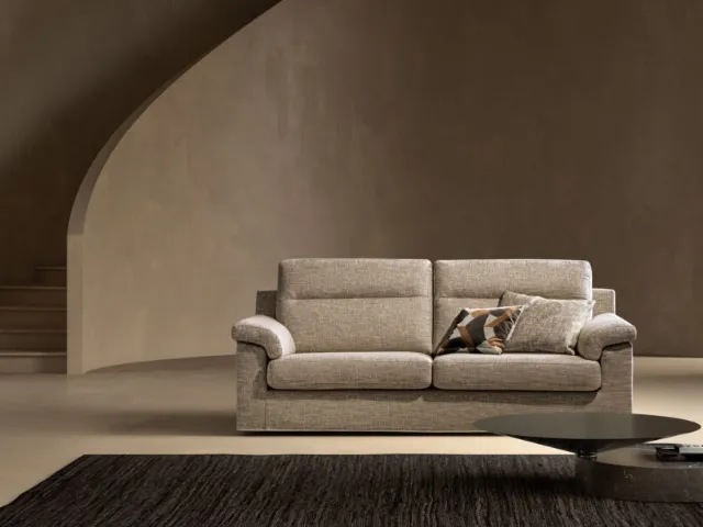 Linear fabric sofa Skill by Samoa.