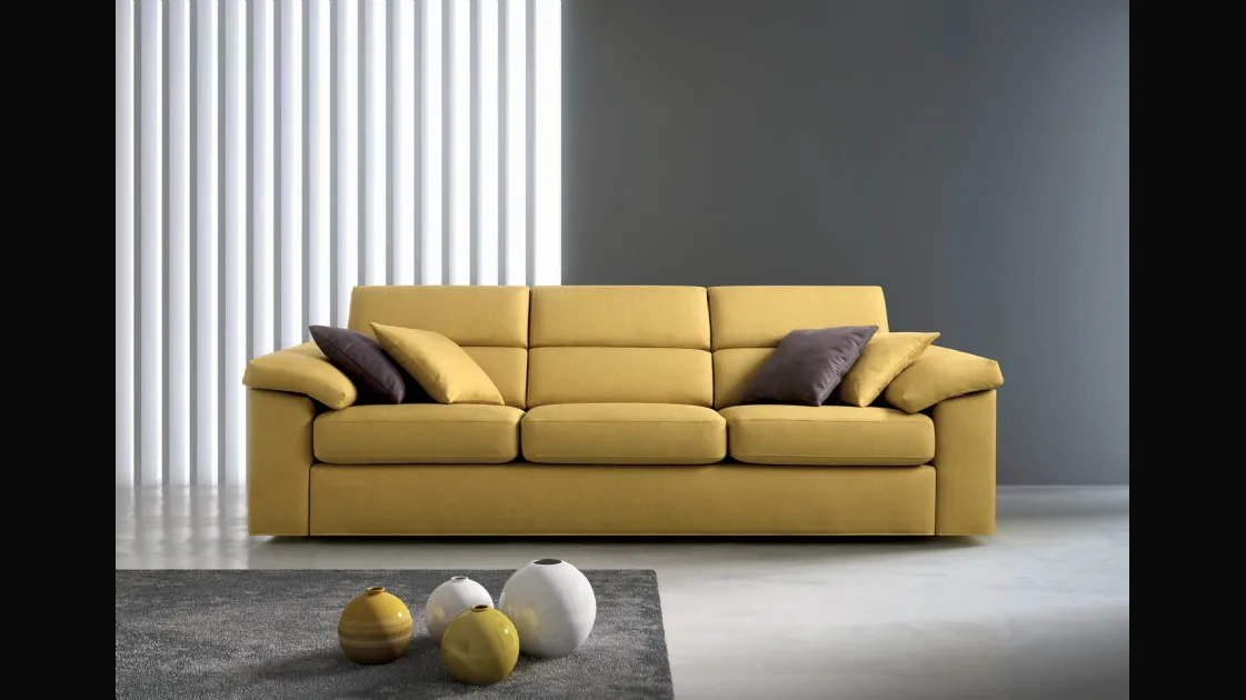 Linear Relax sofa in Touch fabric by Samoa.
