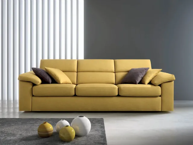 Linear Relax sofa in Touch fabric by Samoa.