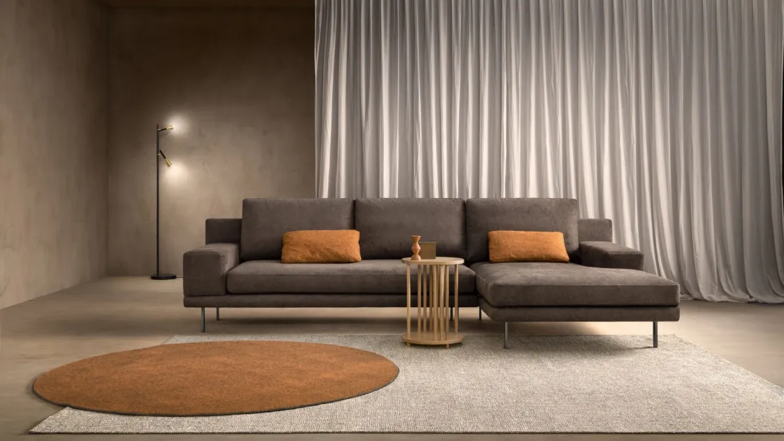 Wise peninsula sofa by Samoa