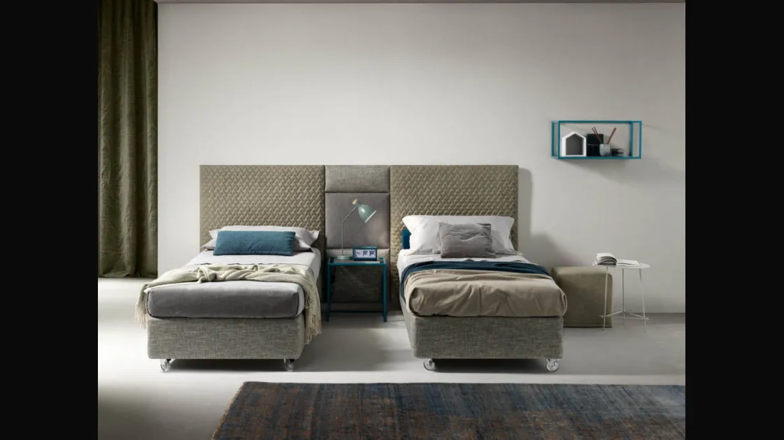 Single bed with Bside Wall Panels