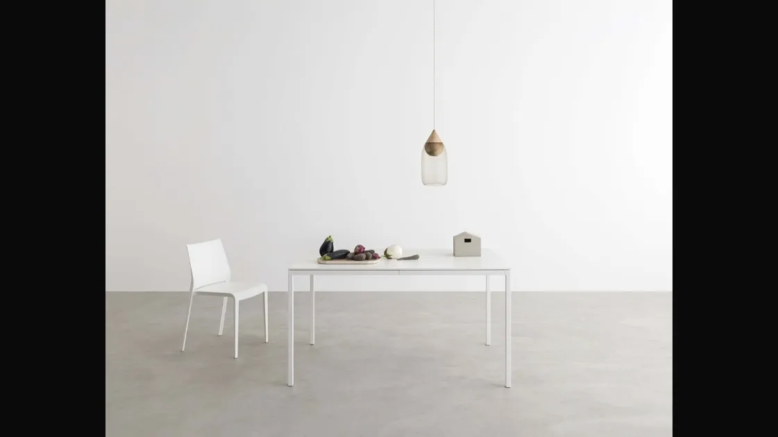 Helsinki Extendable Square Table by Desalto 30