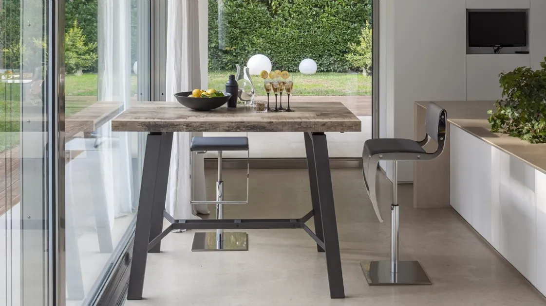 Extendable Pick Up table with melamine top by Altacom.