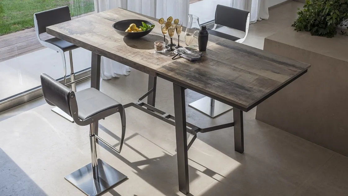 Extendable Pick Up table with laminated top by Altacom.