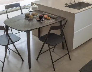Extendable table made of Ribot Wood by Altacom.