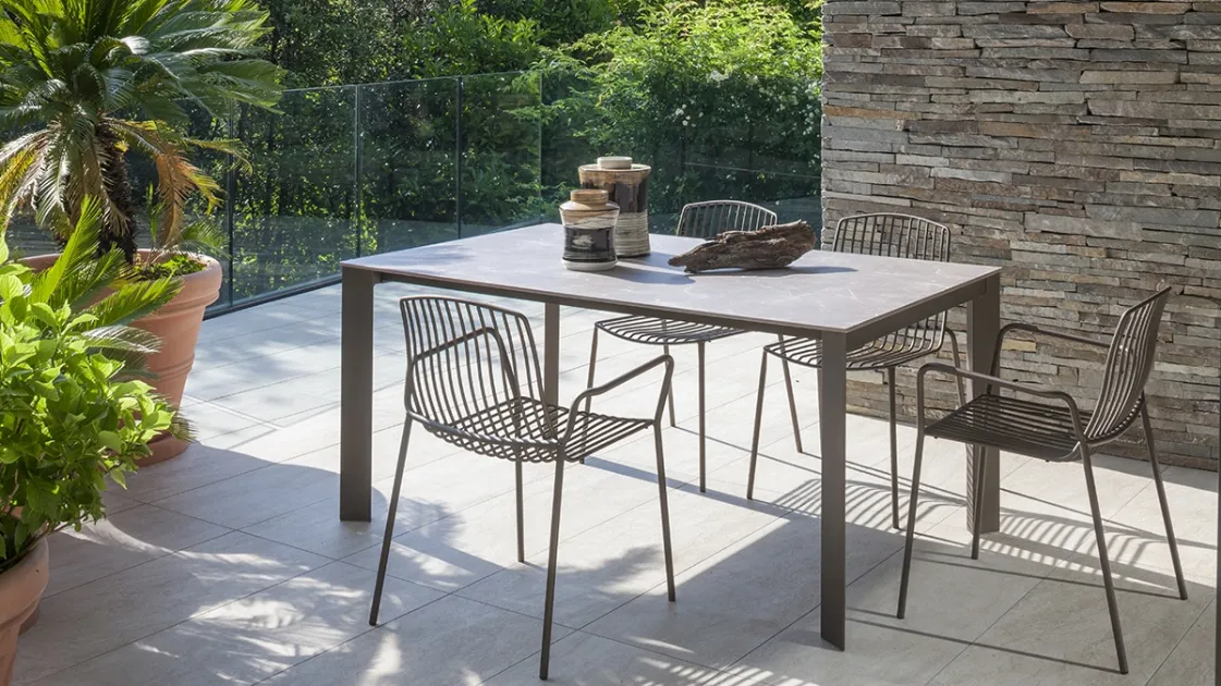 Scirocco table with HPL top by Altacom.