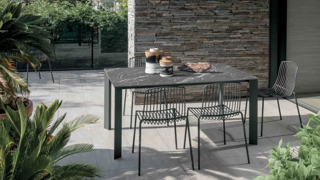 Scirocco table with HPL top by Altacom.