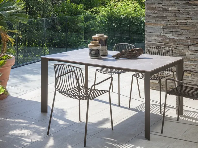 Scirocco table with HPL top by Altacom.