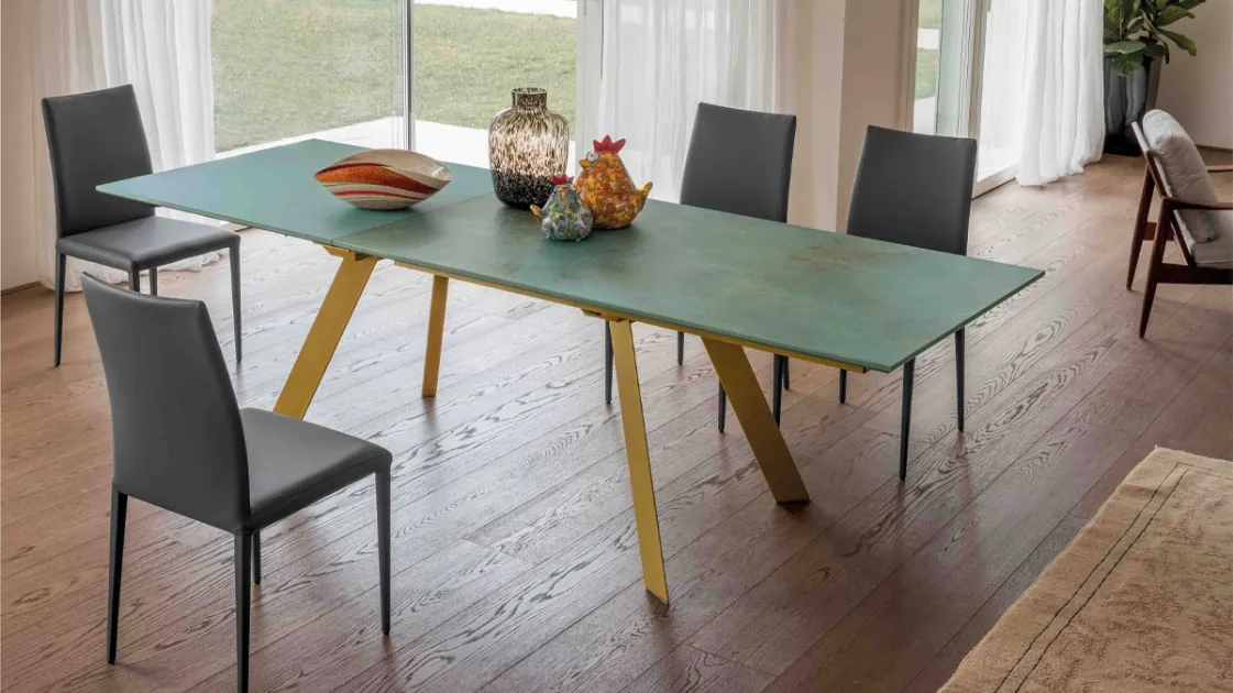 Extendable Vertigo table by Altacom