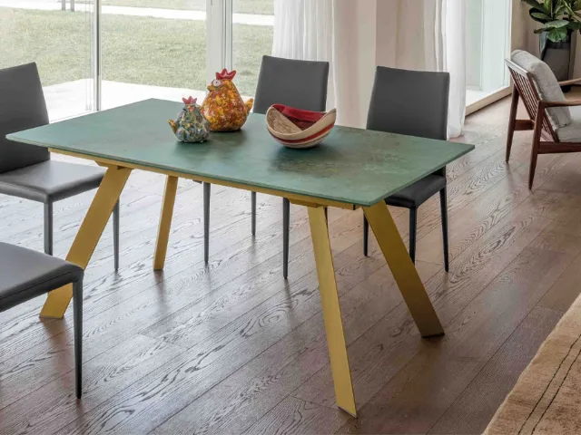 Vertigo extendable table by Altacom