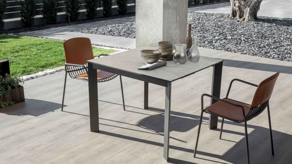 Zephyr Console Table by Altacom