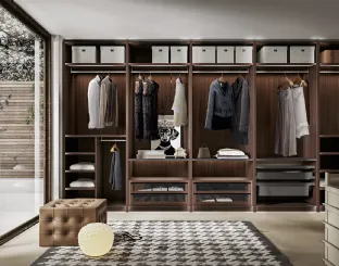 Walk-in closet Wall Domino 58 in oak and lacquered by Veneran.