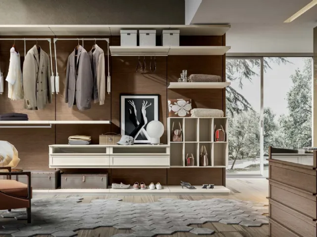 Wall Walk-in Closet in matte lacquered Oak Sahara and tobacco Oak by Veneran.