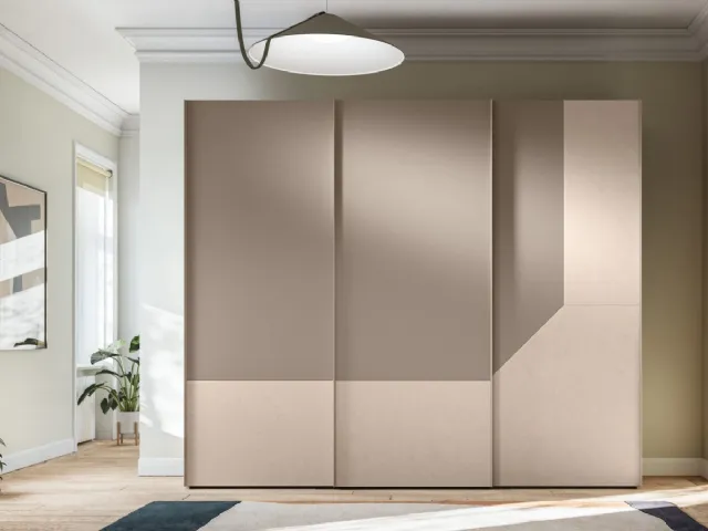 Level DN + Climb DN 44 sliding door wardrobe by Orme