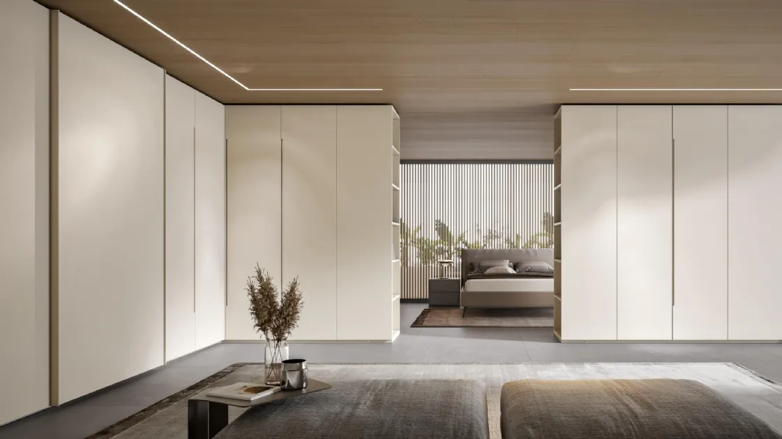 Wardrobe with smooth swing doors, lacquered in Veneran Butter.