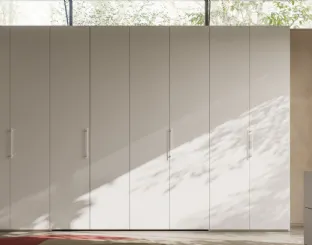 Wardrobe with smooth hinged door + M 14 + Alea 37 cabin by Orme