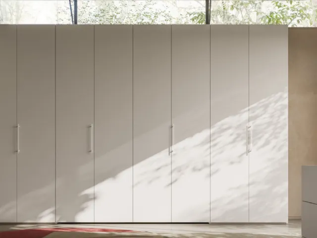 Wardrobe with smooth hinged door + M 14 + Alea 37 cabin by Orme