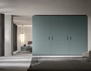 Wardrobe with flush doors Plana Linea New by Veneran.