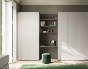 Wardrobe with hinged doors and desk compartment. Tratto 29 by Orme.