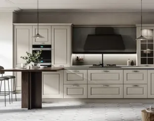 Classic kitchen with Asolo 03 island in lacquered and laminated finish by Arredo3