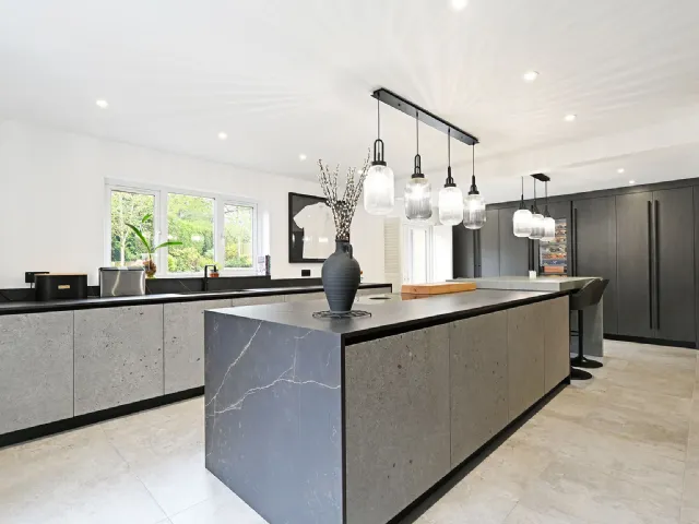Design Kitchen with Aspen D23 Island by Doimo Cucine