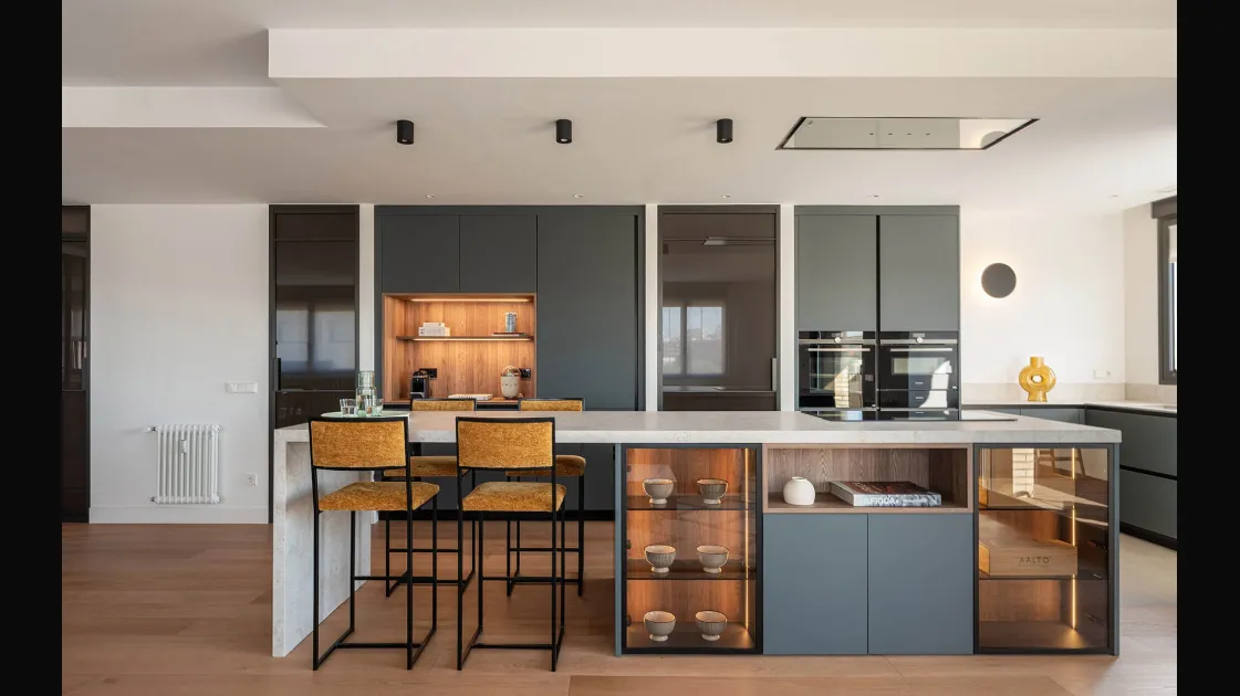 Modern Kitchen with All-Around Island D23 01 in Evosilk Fern Green by Doimo Cucine