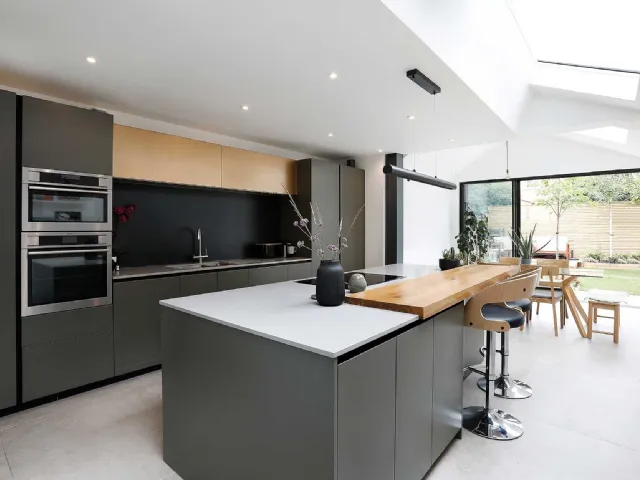 Modern Kitchen with All-Around Island D23 Moss by Doimo Cucine