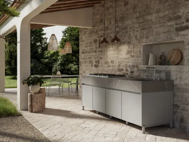 Modern aluminum outdoor kitchen Aura 02 by Arredo3.