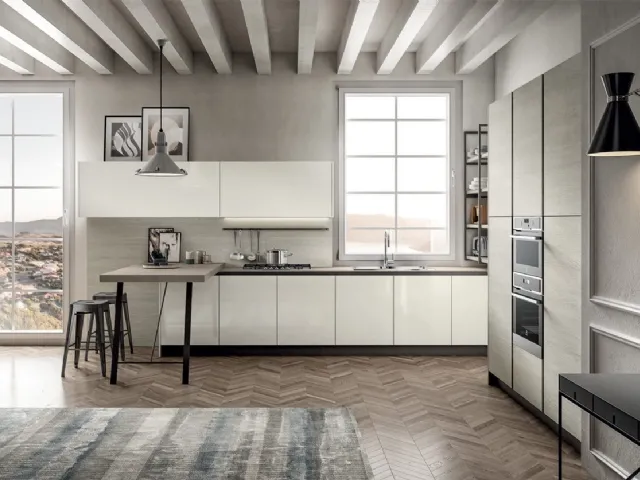 Modern kitchen in glossy lacquer and Atalanta Oak laminate with Cloe peninsula by Arredo3