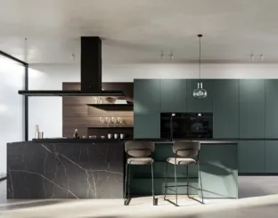 Modern Kitchen with Kalì 09 island in pet and laminated by Arredo3