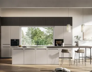 Modern kitchen with Tekna 01 island by Arredo3.