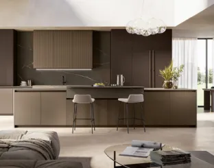 Modern kitchen with Time 01 island in lacquered finish and walnut by Arredo3.