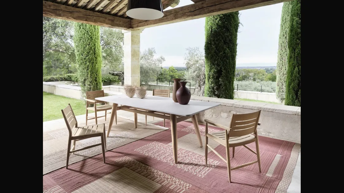 Eidos table in concrete by Gervasoni.