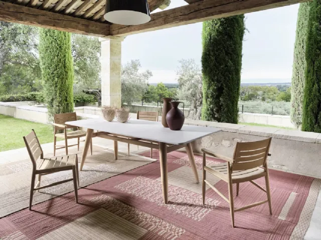 Eidos table in concrete by Gervasoni.