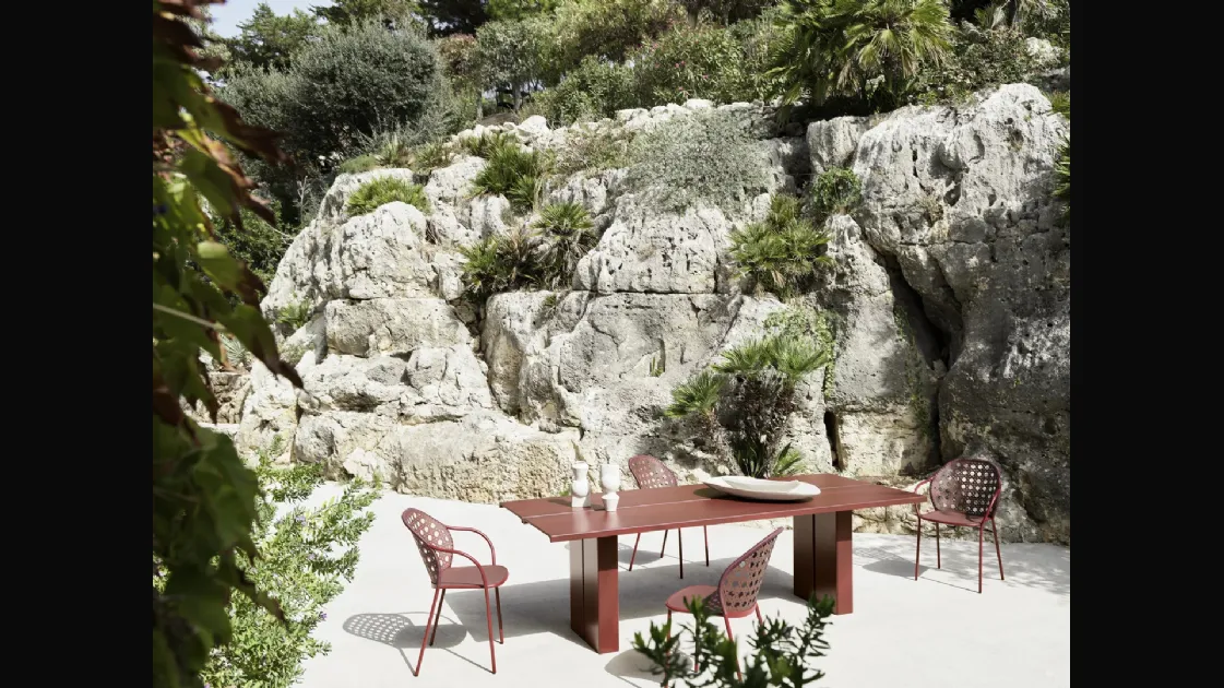 Eidos table in polystyrene with a concrete base by Gervasoni.