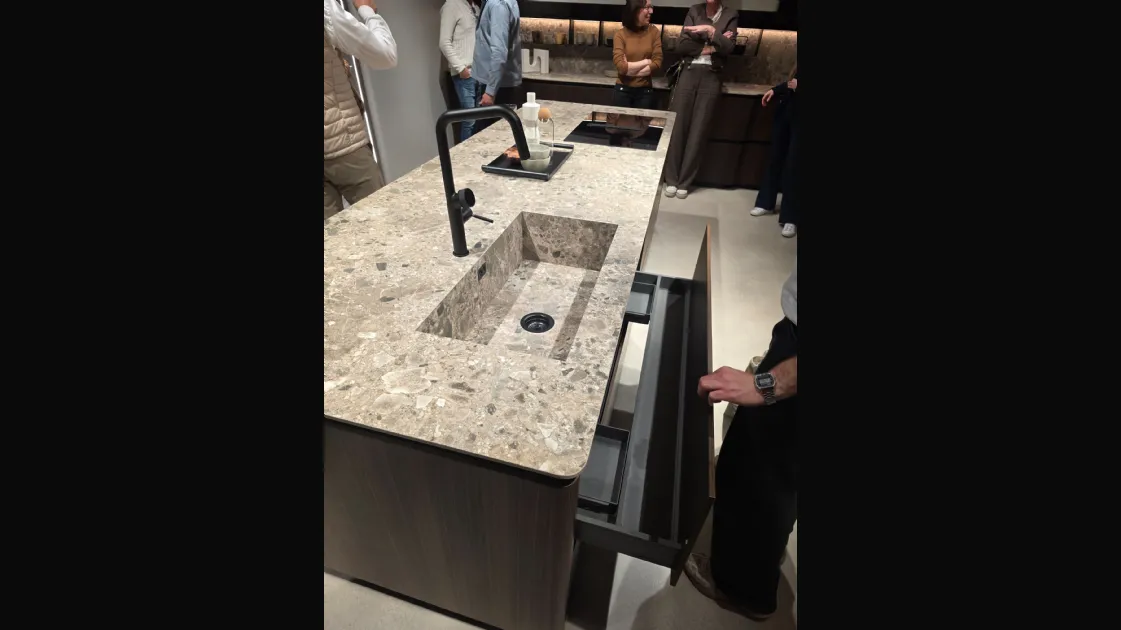OUTDOOR FURNITURE SHOPS THREE AND PIAN